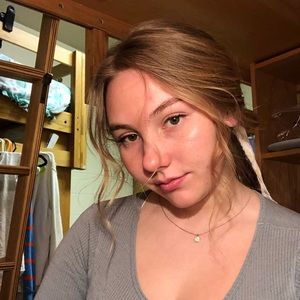 Meet your Posher, Claire